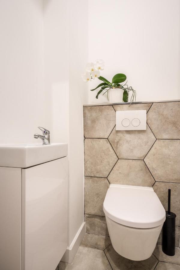 Bpr Kyanit Design Apartments With A/C بودابست المظهر الخارجي الصورة