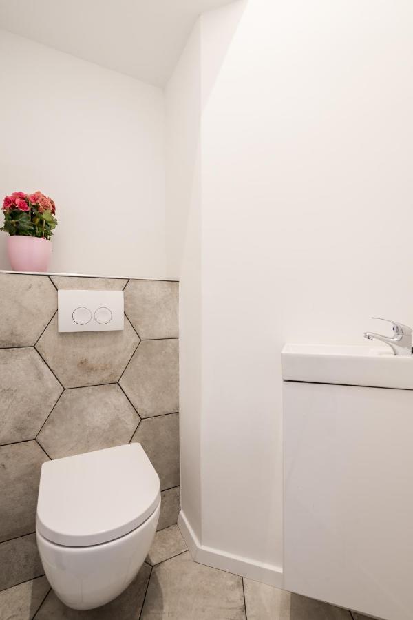Bpr Kyanit Design Apartments With A/C بودابست المظهر الخارجي الصورة